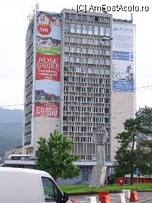 [P12] Grand Hotel Central, vazut din spate. » foto by corinka
 - 
<span class="allrVoted glyphicon glyphicon-heart hidden" id="av80299"></span>
<a class="m-l-10 hidden" id="sv80299" onclick="voting_Foto_DelVot(,80299,5924)" role="button">șterge vot <span class="glyphicon glyphicon-remove"></span></a>
<a id="v980299" class=" c-red"  onclick="voting_Foto_SetVot(80299)" role="button"><span class="glyphicon glyphicon-heart-empty"></span> <b>LIKE</b> = Votează poza</a> <img class="hidden"  id="f80299W9" src="/imagini/loader.gif" border="0" /><span class="AjErrMes hidden" id="e80299ErM"></span>
