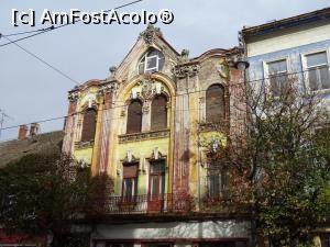 [P20] Clădire în Piața Avram Iancu - Arad.  » foto by tata123 🔱
 - 
<span class="allrVoted glyphicon glyphicon-heart hidden" id="av1131703"></span>
<a class="m-l-10 hidden" id="sv1131703" onclick="voting_Foto_DelVot(,1131703,5949)" role="button">șterge vot <span class="glyphicon glyphicon-remove"></span></a>
<a id="v91131703" class=" c-red"  onclick="voting_Foto_SetVot(1131703)" role="button"><span class="glyphicon glyphicon-heart-empty"></span> <b>LIKE</b> = Votează poza</a> <img class="hidden"  id="f1131703W9" src="/imagini/loader.gif" border="0" /><span class="AjErrMes hidden" id="e1131703ErM"></span>