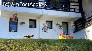 [P19] Restaurantul pensiunii Ursuleț Bran - trei ursuleți care se legănau » foto by nicole33
 - 
<span class="allrVoted glyphicon glyphicon-heart hidden" id="av1456343"></span>
<a class="m-l-10 hidden" id="sv1456343" onclick="voting_Foto_DelVot(,1456343,5977)" role="button">șterge vot <span class="glyphicon glyphicon-remove"></span></a>
<a id="v91456343" class=" c-red"  onclick="voting_Foto_SetVot(1456343)" role="button"><span class="glyphicon glyphicon-heart-empty"></span> <b>LIKE</b> = Votează poza</a> <img class="hidden"  id="f1456343W9" src="/imagini/loader.gif" border="0" /><span class="AjErrMes hidden" id="e1456343ErM"></span>