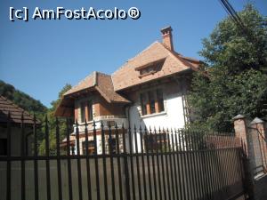 [P35] Casa Aurel Stoian, avocat. Reper pentru Popasul Reginei.  » foto by Zoazore
 - 
<span class="allrVoted glyphicon glyphicon-heart hidden" id="av784256"></span>
<a class="m-l-10 hidden" id="sv784256" onclick="voting_Foto_DelVot(,784256,5977)" role="button">șterge vot <span class="glyphicon glyphicon-remove"></span></a>
<a id="v9784256" class=" c-red"  onclick="voting_Foto_SetVot(784256)" role="button"><span class="glyphicon glyphicon-heart-empty"></span> <b>LIKE</b> = Votează poza</a> <img class="hidden"  id="f784256W9" src="/imagini/loader.gif" border="0" /><span class="AjErrMes hidden" id="e784256ErM"></span>