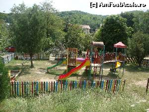 [P28] Loc de joacă aflat în exteriorul ștrandului, amenajat într-un părculeț.  » foto by Floryn81
 - 
<span class="allrVoted glyphicon glyphicon-heart hidden" id="av538487"></span>
<a class="m-l-10 hidden" id="sv538487" onclick="voting_Foto_DelVot(,538487,5979)" role="button">șterge vot <span class="glyphicon glyphicon-remove"></span></a>
<a id="v9538487" class=" c-red"  onclick="voting_Foto_SetVot(538487)" role="button"><span class="glyphicon glyphicon-heart-empty"></span> <b>LIKE</b> = Votează poza</a> <img class="hidden"  id="f538487W9" src="/imagini/loader.gif" border="0" /><span class="AjErrMes hidden" id="e538487ErM"></span>