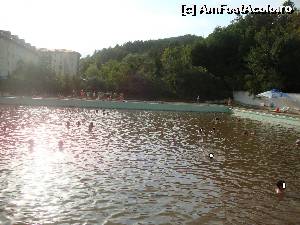 [P32] Imagine a bazinului cu apă sărată de la Monteoru. Fotografia este făcută pe seară, înainte de plecare. Mai devreme era ceva mai aglomerat.  » foto by Floryn81
 - 
<span class="allrVoted glyphicon glyphicon-heart hidden" id="av538491"></span>
<a class="m-l-10 hidden" id="sv538491" onclick="voting_Foto_DelVot(,538491,5979)" role="button">șterge vot <span class="glyphicon glyphicon-remove"></span></a>
<a id="v9538491" class=" c-red"  onclick="voting_Foto_SetVot(538491)" role="button"><span class="glyphicon glyphicon-heart-empty"></span> <b>LIKE</b> = Votează poza</a> <img class="hidden"  id="f538491W9" src="/imagini/loader.gif" border="0" /><span class="AjErrMes hidden" id="e538491ErM"></span>