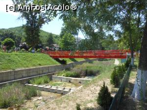 [P12] Sarata Monteoru - Podul Indragostitilor si raul Sarata aproape secat. » foto by iulianic
 - 
<span class="allrVoted glyphicon glyphicon-heart hidden" id="av1307738"></span>
<a class="m-l-10 hidden" id="sv1307738" onclick="voting_Foto_DelVot(,1307738,5979)" role="button">șterge vot <span class="glyphicon glyphicon-remove"></span></a>
<a id="v91307738" class=" c-red"  onclick="voting_Foto_SetVot(1307738)" role="button"><span class="glyphicon glyphicon-heart-empty"></span> <b>LIKE</b> = Votează poza</a> <img class="hidden"  id="f1307738W9" src="/imagini/loader.gif" border="0" /><span class="AjErrMes hidden" id="e1307738ErM"></span>