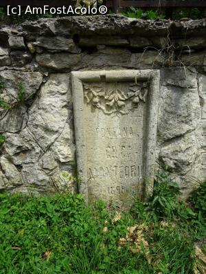 [P08] Inscripție pe gardul exterior, în dreptul foișorului. » foto by tata123 🔱
 - 
<span class="allrVoted glyphicon glyphicon-heart hidden" id="av1168899"></span>
<a class="m-l-10 hidden" id="sv1168899" onclick="voting_Foto_DelVot(,1168899,5979)" role="button">șterge vot <span class="glyphicon glyphicon-remove"></span></a>
<a id="v91168899" class=" c-red"  onclick="voting_Foto_SetVot(1168899)" role="button"><span class="glyphicon glyphicon-heart-empty"></span> <b>LIKE</b> = Votează poza</a> <img class="hidden"  id="f1168899W9" src="/imagini/loader.gif" border="0" /><span class="AjErrMes hidden" id="e1168899ErM"></span>