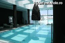 [P12] Picina interioara comunica cu exteriorul si e supravegheata atent de o lampa care seamana cu o caracatita » foto by Antonia G
 - 
<span class="allrVoted glyphicon glyphicon-heart hidden" id="av82569"></span>
<a class="m-l-10 hidden" id="sv82569" onclick="voting_Foto_DelVot(,82569,5992)" role="button">șterge vot <span class="glyphicon glyphicon-remove"></span></a>
<a id="v982569" class=" c-red"  onclick="voting_Foto_SetVot(82569)" role="button"><span class="glyphicon glyphicon-heart-empty"></span> <b>LIKE</b> = Votează poza</a> <img class="hidden"  id="f82569W9" src="/imagini/loader.gif" border="0" /><span class="AjErrMes hidden" id="e82569ErM"></span>
