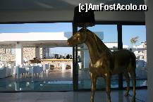 [P04] Calul pazea de zor barul, sau statea de veghe sa nu vina piratii de peste mari si tari.
PS daca nu ma insel am vazut lampa asta pe un site - designer vestit mon cher » foto by Antonia G
 - 
<span class="allrVoted glyphicon glyphicon-heart hidden" id="av82551"></span>
<a class="m-l-10 hidden" id="sv82551" onclick="voting_Foto_DelVot(,82551,5992)" role="button">șterge vot <span class="glyphicon glyphicon-remove"></span></a>
<a id="v982551" class=" c-red"  onclick="voting_Foto_SetVot(82551)" role="button"><span class="glyphicon glyphicon-heart-empty"></span> <b>LIKE</b> = Votează poza</a> <img class="hidden"  id="f82551W9" src="/imagini/loader.gif" border="0" /><span class="AjErrMes hidden" id="e82551ErM"></span>