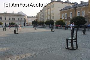 [P12] Kraków, Plac Bohaterów Getta - Piața Eroilor din Ghetto cu Memorialul Ghetoului Evreiesc » foto by mprofeanu
 - 
<span class="allrVoted glyphicon glyphicon-heart hidden" id="av1335157"></span>
<a class="m-l-10 hidden" id="sv1335157" onclick="voting_Foto_DelVot(,1335157,5995)" role="button">șterge vot <span class="glyphicon glyphicon-remove"></span></a>
<a id="v91335157" class=" c-red"  onclick="voting_Foto_SetVot(1335157)" role="button"><span class="glyphicon glyphicon-heart-empty"></span> <b>LIKE</b> = Votează poza</a> <img class="hidden"  id="f1335157W9" src="/imagini/loader.gif" border="0" /><span class="AjErrMes hidden" id="e1335157ErM"></span>