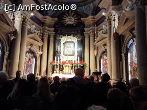 [P10] Calvarul Zebrzydowski, Bazilica Sf. Maria a Îngerilor, Capela Maica Domnului de la Calvar cu mulți credincioși și puțini turiști » foto by mprofeanu
 - 
<span class="allrVoted glyphicon glyphicon-heart hidden" id="av1340050"></span>
<a class="m-l-10 hidden" id="sv1340050" onclick="voting_Foto_DelVot(,1340050,5995)" role="button">șterge vot <span class="glyphicon glyphicon-remove"></span></a>
<a id="v91340050" class=" c-red"  onclick="voting_Foto_SetVot(1340050)" role="button"><span class="glyphicon glyphicon-heart-empty"></span> <b>LIKE</b> = Votează poza</a> <img class="hidden"  id="f1340050W9" src="/imagini/loader.gif" border="0" /><span class="AjErrMes hidden" id="e1340050ErM"></span>