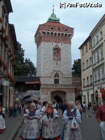 [P02] poza incarcata de pe cracovia. free. fr
Poarta Florianska in orasul vechi » foto by Cristian_h
 - 
<span class="allrVoted glyphicon glyphicon-heart hidden" id="av73492"></span>
<a class="m-l-10 hidden" id="sv73492" onclick="voting_Foto_DelVot(,73492,5995)" role="button">șterge vot <span class="glyphicon glyphicon-remove"></span></a>
<a id="v973492" class=" c-red"  onclick="voting_Foto_SetVot(73492)" role="button"><span class="glyphicon glyphicon-heart-empty"></span> <b>LIKE</b> = Votează poza</a> <img class="hidden"  id="f73492W9" src="/imagini/loader.gif" border="0" /><span class="AjErrMes hidden" id="e73492ErM"></span>
