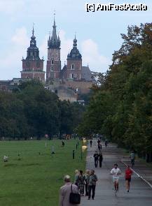 [P05] poza incarcata dupa cracovia. free. fr
vedere spre Biserica Sf Maria » foto by Cristian_h
 - 
<span class="allrVoted glyphicon glyphicon-heart hidden" id="av73495"></span>
<a class="m-l-10 hidden" id="sv73495" onclick="voting_Foto_DelVot(,73495,5995)" role="button">șterge vot <span class="glyphicon glyphicon-remove"></span></a>
<a id="v973495" class=" c-red"  onclick="voting_Foto_SetVot(73495)" role="button"><span class="glyphicon glyphicon-heart-empty"></span> <b>LIKE</b> = Votează poza</a> <img class="hidden"  id="f73495W9" src="/imagini/loader.gif" border="0" /><span class="AjErrMes hidden" id="e73495ErM"></span>