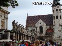 [P35] Cracovia:statuile celor doisprezece apostoli din faţa bisericii Sf.Ap.petru şi Pavel. În fundal se zăreşte biserica Sf.Andrei » foto by mariana.olaru
 - 
<span class="allrVoted glyphicon glyphicon-heart hidden" id="av116604"></span>
<a class="m-l-10 hidden" id="sv116604" onclick="voting_Foto_DelVot(,116604,5995)" role="button">șterge vot <span class="glyphicon glyphicon-remove"></span></a>
<a id="v9116604" class=" c-red"  onclick="voting_Foto_SetVot(116604)" role="button"><span class="glyphicon glyphicon-heart-empty"></span> <b>LIKE</b> = Votează poza</a> <img class="hidden"  id="f116604W9" src="/imagini/loader.gif" border="0" /><span class="AjErrMes hidden" id="e116604ErM"></span>