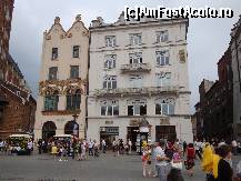 [P45] Cracovia:alte clădiri elegante din Rynek Glowny » foto by mariana.olaru
 - 
<span class="allrVoted glyphicon glyphicon-heart hidden" id="av116634"></span>
<a class="m-l-10 hidden" id="sv116634" onclick="voting_Foto_DelVot(,116634,5995)" role="button">șterge vot <span class="glyphicon glyphicon-remove"></span></a>
<a id="v9116634" class=" c-red"  onclick="voting_Foto_SetVot(116634)" role="button"><span class="glyphicon glyphicon-heart-empty"></span> <b>LIKE</b> = Votează poza</a> <img class="hidden"  id="f116634W9" src="/imagini/loader.gif" border="0" /><span class="AjErrMes hidden" id="e116634ErM"></span>