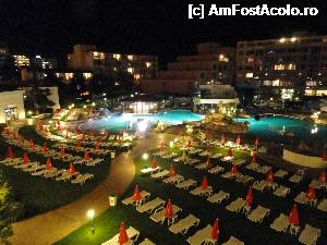 [P15] Vedere de la usa de la intrarea in camera cu piscina si in fundal apartamentele Trakia Plaza » foto by Suffisant
 - 
<span class="allrVoted glyphicon glyphicon-heart hidden" id="av353266"></span>
<a class="m-l-10 hidden" id="sv353266" onclick="voting_Foto_DelVot(,353266,6009)" role="button">șterge vot <span class="glyphicon glyphicon-remove"></span></a>
<a id="v9353266" class=" c-red"  onclick="voting_Foto_SetVot(353266)" role="button"><span class="glyphicon glyphicon-heart-empty"></span> <b>LIKE</b> = Votează poza</a> <img class="hidden"  id="f353266W9" src="/imagini/loader.gif" border="0" /><span class="AjErrMes hidden" id="e353266ErM"></span>