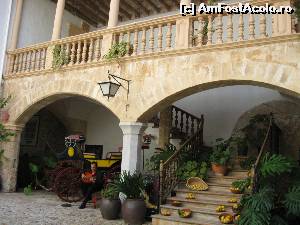 [P14] În Son Amar - Palma de Mallorca, am fost extrem de încântată de spectacolul la care am asistat. Imaginea e reprezentativă pentru viaţa-ntr-un conac, ca-n telenovele...  » foto by GMia
 - 
<span class="allrVoted glyphicon glyphicon-heart hidden" id="av521413"></span>
<a class="m-l-10 hidden" id="sv521413" onclick="voting_Foto_DelVot(,521413,6011)" role="button">șterge vot <span class="glyphicon glyphicon-remove"></span></a>
<a id="v9521413" class=" c-red"  onclick="voting_Foto_SetVot(521413)" role="button"><span class="glyphicon glyphicon-heart-empty"></span> <b>LIKE</b> = Votează poza</a> <img class="hidden"  id="f521413W9" src="/imagini/loader.gif" border="0" /><span class="AjErrMes hidden" id="e521413ErM"></span>