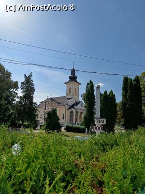 [P19] Monumentul eroilor de la 1848 și una din bisericile satului. » foto by tata123 🔱
 - 
<span class="allrVoted glyphicon glyphicon-heart hidden" id="av1412102"></span>
<a class="m-l-10 hidden" id="sv1412102" onclick="voting_Foto_DelVot(,1412102,6013)" role="button">șterge vot <span class="glyphicon glyphicon-remove"></span></a>
<a id="v91412102" class=" c-red"  onclick="voting_Foto_SetVot(1412102)" role="button"><span class="glyphicon glyphicon-heart-empty"></span> <b>LIKE</b> = Votează poza</a> <img class="hidden"  id="f1412102W9" src="/imagini/loader.gif" border="0" /><span class="AjErrMes hidden" id="e1412102ErM"></span>