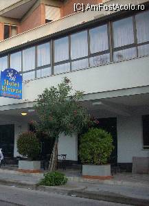 [P20] Hotel Riviera,iar undeva,nu departe,in dreapta e marea! » foto by georgiana
 - 
<span class="allrVoted glyphicon glyphicon-heart hidden" id="av83516"></span>
<a class="m-l-10 hidden" id="sv83516" onclick="voting_Foto_DelVot(,83516,6022)" role="button">șterge vot <span class="glyphicon glyphicon-remove"></span></a>
<a id="v983516" class=" c-red"  onclick="voting_Foto_SetVot(83516)" role="button"><span class="glyphicon glyphicon-heart-empty"></span> <b>LIKE</b> = Votează poza</a> <img class="hidden"  id="f83516W9" src="/imagini/loader.gif" border="0" /><span class="AjErrMes hidden" id="e83516ErM"></span>