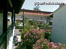 [P26] Hotel Odisseas vazut din balconul nostru » foto by laurentiucapac
 - 
<span class="allrVoted glyphicon glyphicon-heart hidden" id="av83723"></span>
<a class="m-l-10 hidden" id="sv83723" onclick="voting_Foto_DelVot(,83723,6028)" role="button">șterge vot <span class="glyphicon glyphicon-remove"></span></a>
<a id="v983723" class=" c-red"  onclick="voting_Foto_SetVot(83723)" role="button"><span class="glyphicon glyphicon-heart-empty"></span> <b>LIKE</b> = Votează poza</a> <img class="hidden"  id="f83723W9" src="/imagini/loader.gif" border="0" /><span class="AjErrMes hidden" id="e83723ErM"></span>