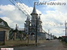 [P02] Clopotniţa mănăstirii, văzută de pe strada Făcliei. » foto by creivean
 - 
<span class="allrVoted glyphicon glyphicon-heart hidden" id="av83838"></span>
<a class="m-l-10 hidden" id="sv83838" onclick="voting_Foto_DelVot(,83838,6032)" role="button">șterge vot <span class="glyphicon glyphicon-remove"></span></a>
<a id="v983838" class=" c-red"  onclick="voting_Foto_SetVot(83838)" role="button"><span class="glyphicon glyphicon-heart-empty"></span> <b>LIKE</b> = Votează poza</a> <img class="hidden"  id="f83838W9" src="/imagini/loader.gif" border="0" /><span class="AjErrMes hidden" id="e83838ErM"></span>