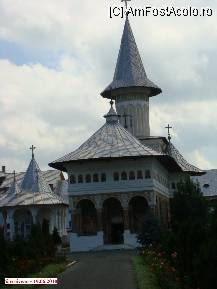 [P24] Biserica principală şi capela de vară. » foto by creivean
 - 
<span class="allrVoted glyphicon glyphicon-heart hidden" id="av83871"></span>
<a class="m-l-10 hidden" id="sv83871" onclick="voting_Foto_DelVot(,83871,6032)" role="button">șterge vot <span class="glyphicon glyphicon-remove"></span></a>
<a id="v983871" class=" c-red"  onclick="voting_Foto_SetVot(83871)" role="button"><span class="glyphicon glyphicon-heart-empty"></span> <b>LIKE</b> = Votează poza</a> <img class="hidden"  id="f83871W9" src="/imagini/loader.gif" border="0" /><span class="AjErrMes hidden" id="e83871ErM"></span>