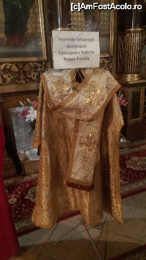 [P11] Catedrala Greco-Catolică 'Sfântul Nicolae' - veşminte ale episcopului Valeriu Traian Frenţiu.  » foto by bogumil
 - 
<span class="allrVoted glyphicon glyphicon-heart hidden" id="av697339"></span>
<a class="m-l-10 hidden" id="sv697339" onclick="voting_Foto_DelVot(,697339,6032)" role="button">șterge vot <span class="glyphicon glyphicon-remove"></span></a>
<a id="v9697339" class=" c-red"  onclick="voting_Foto_SetVot(697339)" role="button"><span class="glyphicon glyphicon-heart-empty"></span> <b>LIKE</b> = Votează poza</a> <img class="hidden"  id="f697339W9" src="/imagini/loader.gif" border="0" /><span class="AjErrMes hidden" id="e697339ErM"></span>