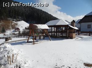 [P02] Foișorul și balansoarul » foto by Kavarnap
 - 
<span class="allrVoted glyphicon glyphicon-heart hidden" id="av1070772"></span>
<a class="m-l-10 hidden" id="sv1070772" onclick="voting_Foto_DelVot(,1070772,6033)" role="button">șterge vot <span class="glyphicon glyphicon-remove"></span></a>
<a id="v91070772" class=" c-red"  onclick="voting_Foto_SetVot(1070772)" role="button"><span class="glyphicon glyphicon-heart-empty"></span> <b>LIKE</b> = Votează poza</a> <img class="hidden"  id="f1070772W9" src="/imagini/loader.gif" border="0" /><span class="AjErrMes hidden" id="e1070772ErM"></span>