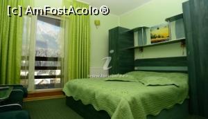 [P01] In realitate, camera arata mult mai bine decat in fotografie, pat confortabil, incapator, ralaxant.  » foto by clipsodesign <span class="label label-default labelC_thin small">NEVOTABILĂ</span>