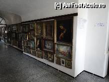 [P08] Holul cu tablouri. Acest hol este vizitat de foarte multi oameni.Majoritatea tablourilor sunt cu Maria sau cu evenimente din viata lui Isus. » foto by adrian2010
 - 
<span class="allrVoted glyphicon glyphicon-heart hidden" id="av84337"></span>
<a class="m-l-10 hidden" id="sv84337" onclick="voting_Foto_DelVot(,84337,6054)" role="button">șterge vot <span class="glyphicon glyphicon-remove"></span></a>
<a id="v984337" class=" c-red"  onclick="voting_Foto_SetVot(84337)" role="button"><span class="glyphicon glyphicon-heart-empty"></span> <b>LIKE</b> = Votează poza</a> <img class="hidden"  id="f84337W9" src="/imagini/loader.gif" border="0" /><span class="AjErrMes hidden" id="e84337ErM"></span>