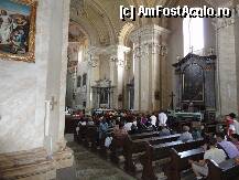 [P09] Biserica vazuta din interior.Poza este facuta inaite cu o ora de sf. Liturghie si deja s-au strans destul de multi oameni. » foto by adrian2010
 - 
<span class="allrVoted glyphicon glyphicon-heart hidden" id="av84339"></span>
<a class="m-l-10 hidden" id="sv84339" onclick="voting_Foto_DelVot(,84339,6054)" role="button">șterge vot <span class="glyphicon glyphicon-remove"></span></a>
<a id="v984339" class=" c-red"  onclick="voting_Foto_SetVot(84339)" role="button"><span class="glyphicon glyphicon-heart-empty"></span> <b>LIKE</b> = Votează poza</a> <img class="hidden"  id="f84339W9" src="/imagini/loader.gif" border="0" /><span class="AjErrMes hidden" id="e84339ErM"></span>