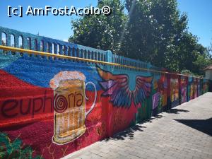 [P52] Euphoria Biergarten; în față, spre parcare » foto by crismis
 - 
<span class="allrVoted glyphicon glyphicon-heart hidden" id="av1325599"></span>
<a class="m-l-10 hidden" id="sv1325599" onclick="voting_Foto_DelVot(,1325599,6063)" role="button">șterge vot <span class="glyphicon glyphicon-remove"></span></a>
<a id="v91325599" class=" c-red"  onclick="voting_Foto_SetVot(1325599)" role="button"><span class="glyphicon glyphicon-heart-empty"></span> <b>LIKE</b> = Votează poza</a> <img class="hidden"  id="f1325599W9" src="/imagini/loader.gif" border="0" /><span class="AjErrMes hidden" id="e1325599ErM"></span>