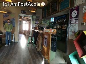 [P35] L'Atelier Cafe, vedere de la intrare, cu barul pe dreapta » foto by crismis
 - 
<span class="allrVoted glyphicon glyphicon-heart hidden" id="av814343"></span>
<a class="m-l-10 hidden" id="sv814343" onclick="voting_Foto_DelVot(,814343,6063)" role="button">șterge vot <span class="glyphicon glyphicon-remove"></span></a>
<a id="v9814343" class=" c-red"  onclick="voting_Foto_SetVot(814343)" role="button"><span class="glyphicon glyphicon-heart-empty"></span> <b>LIKE</b> = Votează poza</a> <img class="hidden"  id="f814343W9" src="/imagini/loader.gif" border="0" /><span class="AjErrMes hidden" id="e814343ErM"></span>