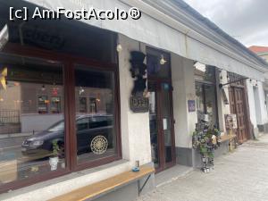 [P21] Joben bistro  - interesant chiar si la exterior » foto by mishu
 - 
<span class="allrVoted glyphicon glyphicon-heart hidden" id="av1328726"></span>
<a class="m-l-10 hidden" id="sv1328726" onclick="voting_Foto_DelVot(,1328726,6063)" role="button">șterge vot <span class="glyphicon glyphicon-remove"></span></a>
<a id="v91328726" class=" c-red"  onclick="voting_Foto_SetVot(1328726)" role="button"><span class="glyphicon glyphicon-heart-empty"></span> <b>LIKE</b> = Votează poza</a> <img class="hidden"  id="f1328726W9" src="/imagini/loader.gif" border="0" /><span class="AjErrMes hidden" id="e1328726ErM"></span>