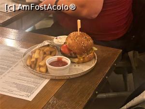 [P41] Rochelle - unul dintre tipurile de burger » foto by mishu
 - 
<span class="allrVoted glyphicon glyphicon-heart hidden" id="av1328746"></span>
<a class="m-l-10 hidden" id="sv1328746" onclick="voting_Foto_DelVot(,1328746,6063)" role="button">șterge vot <span class="glyphicon glyphicon-remove"></span></a>
<a id="v91328746" class=" c-red"  onclick="voting_Foto_SetVot(1328746)" role="button"><span class="glyphicon glyphicon-heart-empty"></span> <b>LIKE</b> = Votează poza</a> <img class="hidden"  id="f1328746W9" src="/imagini/loader.gif" border="0" /><span class="AjErrMes hidden" id="e1328746ErM"></span>