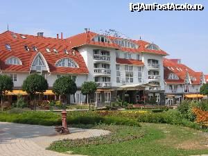 [P34] Zalakaros - hotel in partea opusa a strandului » foto by csaszar78
 - 
<span class="allrVoted glyphicon glyphicon-heart hidden" id="av369524"></span>
<a class="m-l-10 hidden" id="sv369524" onclick="voting_Foto_DelVot(,369524,6066)" role="button">șterge vot <span class="glyphicon glyphicon-remove"></span></a>
<a id="v9369524" class=" c-red"  onclick="voting_Foto_SetVot(369524)" role="button"><span class="glyphicon glyphicon-heart-empty"></span> <b>LIKE</b> = Votează poza</a> <img class="hidden"  id="f369524W9" src="/imagini/loader.gif" border="0" /><span class="AjErrMes hidden" id="e369524ErM"></span>