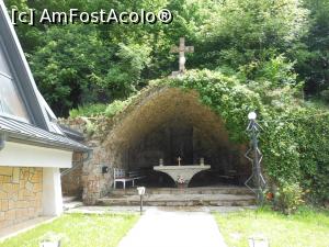 [P16] Biserica Romano-Catolică - Slănic Moldova. Grota. » foto by iulianic
 - 
<span class="allrVoted glyphicon glyphicon-heart hidden" id="av1229652"></span>
<a class="m-l-10 hidden" id="sv1229652" onclick="voting_Foto_DelVot(,1229652,6086)" role="button">șterge vot <span class="glyphicon glyphicon-remove"></span></a>
<a id="v91229652" class=" c-red"  onclick="voting_Foto_SetVot(1229652)" role="button"><span class="glyphicon glyphicon-heart-empty"></span> <b>LIKE</b> = Votează poza</a> <img class="hidden"  id="f1229652W9" src="/imagini/loader.gif" border="0" /><span class="AjErrMes hidden" id="e1229652ErM"></span>