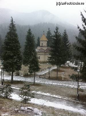 [P07] Biserica din parcul din Slănic » foto by Yersinia Pestis
 - 
<span class="allrVoted glyphicon glyphicon-heart hidden" id="av599007"></span>
<a class="m-l-10 hidden" id="sv599007" onclick="voting_Foto_DelVot(,599007,6086)" role="button">șterge vot <span class="glyphicon glyphicon-remove"></span></a>
<a id="v9599007" class=" c-red"  onclick="voting_Foto_SetVot(599007)" role="button"><span class="glyphicon glyphicon-heart-empty"></span> <b>LIKE</b> = Votează poza</a> <img class="hidden"  id="f599007W9" src="/imagini/loader.gif" border="0" /><span class="AjErrMes hidden" id="e599007ErM"></span>