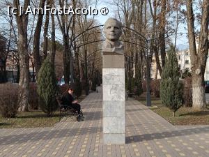 [P11] Tiraspol, Bd. Yuri Gagarin cu aleea pietonală și Bustul lui » foto by mprofeanu
 - 
<span class="allrVoted glyphicon glyphicon-heart hidden" id="av1492650"></span>
<a class="m-l-10 hidden" id="sv1492650" onclick="voting_Foto_DelVot(,1492650,6113)" role="button">șterge vot <span class="glyphicon glyphicon-remove"></span></a>
<a id="v91492650" class=" c-red"  onclick="voting_Foto_SetVot(1492650)" role="button"><span class="glyphicon glyphicon-heart-empty"></span> <b>LIKE</b> = Votează poza</a> <img class="hidden"  id="f1492650W9" src="/imagini/loader.gif" border="0" /><span class="AjErrMes hidden" id="e1492650ErM"></span>