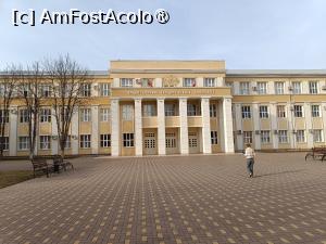 [P16] Tiraspol, Universitatea de Stat din Transnistria, Corpul secundar, în oglindă cu cel principal aflat vizavi, Fațada cu Coloane imense » foto by mprofeanu
 - 
<span class="allrVoted glyphicon glyphicon-heart hidden" id="av1492655"></span>
<a class="m-l-10 hidden" id="sv1492655" onclick="voting_Foto_DelVot(,1492655,6113)" role="button">șterge vot <span class="glyphicon glyphicon-remove"></span></a>
<a id="v91492655" class=" c-red"  onclick="voting_Foto_SetVot(1492655)" role="button"><span class="glyphicon glyphicon-heart-empty"></span> <b>LIKE</b> = Votează poza</a> <img class="hidden"  id="f1492655W9" src="/imagini/loader.gif" border="0" /><span class="AjErrMes hidden" id="e1492655ErM"></span>