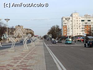 [P29] Tiraspol, Strada 25 Octombrie aproape de parcuri și stele câte vrei... noaptea erau luminate...  » foto by mprofeanu
 - 
<span class="allrVoted glyphicon glyphicon-heart hidden" id="av1492668"></span>
<a class="m-l-10 hidden" id="sv1492668" onclick="voting_Foto_DelVot(,1492668,6113)" role="button">șterge vot <span class="glyphicon glyphicon-remove"></span></a>
<a id="v91492668" class=" c-red"  onclick="voting_Foto_SetVot(1492668)" role="button"><span class="glyphicon glyphicon-heart-empty"></span> <b>LIKE</b> = Votează poza</a> <img class="hidden"  id="f1492668W9" src="/imagini/loader.gif" border="0" /><span class="AjErrMes hidden" id="e1492668ErM"></span>