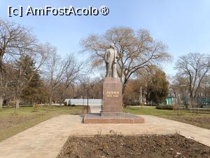 [P66] Tighina - Bender, V.I.Lenin rezistă pe soclul lui în Parcul Comsomolului Leninist » foto by mprofeanu
 - 
<span class="allrVoted glyphicon glyphicon-heart hidden" id="av1510488"></span>
<a class="m-l-10 hidden" id="sv1510488" onclick="voting_Foto_DelVot(,1510488,6113)" role="button">șterge vot <span class="glyphicon glyphicon-remove"></span></a>
<a id="v91510488" class=" c-red"  onclick="voting_Foto_SetVot(1510488)" role="button"><span class="glyphicon glyphicon-heart-empty"></span> <b>LIKE</b> = Votează poza</a> <img class="hidden"  id="f1510488W9" src="/imagini/loader.gif" border="0" /><span class="AjErrMes hidden" id="e1510488ErM"></span>