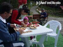 [P27] Restaurant Cabana Rarau - in timp ce omleta isi gasea intrebuintarea, nenea din spate mai lua o dusca de ...cola » foto by valimi
 - 
<span class="allrVoted glyphicon glyphicon-heart hidden" id="av156867"></span>
<a class="m-l-10 hidden" id="sv156867" onclick="voting_Foto_DelVot(,156867,6127)" role="button">șterge vot <span class="glyphicon glyphicon-remove"></span></a>
<a id="v9156867" class=" c-red"  onclick="voting_Foto_SetVot(156867)" role="button"><span class="glyphicon glyphicon-heart-empty"></span> <b>LIKE</b> = Votează poza</a> <img class="hidden"  id="f156867W9" src="/imagini/loader.gif" border="0" /><span class="AjErrMes hidden" id="e156867ErM"></span>