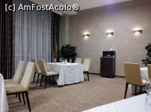 [P27] Clermont Hotel - colț din sala mare a restaurantului » foto by Dragoș_MD
 - 
<span class="allrVoted glyphicon glyphicon-heart hidden" id="av813246"></span>
<a class="m-l-10 hidden" id="sv813246" onclick="voting_Foto_DelVot(,813246,6148)" role="button">șterge vot <span class="glyphicon glyphicon-remove"></span></a>
<a id="v9813246" class=" c-red"  onclick="voting_Foto_SetVot(813246)" role="button"><span class="glyphicon glyphicon-heart-empty"></span> <b>LIKE</b> = Votează poza</a> <img class="hidden"  id="f813246W9" src="/imagini/loader.gif" border="0" /><span class="AjErrMes hidden" id="e813246ErM"></span>