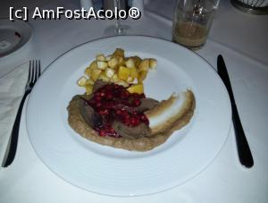 [P35] Clermont Hotel - restaurant / tot mușchi de cerb cu castane, fragi, mere...  » foto by Dragoș_MD
 - 
<span class="allrVoted glyphicon glyphicon-heart hidden" id="av813259"></span>
<a class="m-l-10 hidden" id="sv813259" onclick="voting_Foto_DelVot(,813259,6148)" role="button">șterge vot <span class="glyphicon glyphicon-remove"></span></a>
<a id="v9813259" class=" c-red"  onclick="voting_Foto_SetVot(813259)" role="button"><span class="glyphicon glyphicon-heart-empty"></span> <b>LIKE</b> = Votează poza</a> <img class="hidden"  id="f813259W9" src="/imagini/loader.gif" border="0" /><span class="AjErrMes hidden" id="e813259ErM"></span>