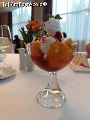 [P49] Clermont Hotel - restaurant / desert - piersici Melba » foto by Dragoș_MD
 - 
<span class="allrVoted glyphicon glyphicon-heart hidden" id="av813273"></span>
<a class="m-l-10 hidden" id="sv813273" onclick="voting_Foto_DelVot(,813273,6148)" role="button">șterge vot <span class="glyphicon glyphicon-remove"></span></a>
<a id="v9813273" class=" c-red"  onclick="voting_Foto_SetVot(813273)" role="button"><span class="glyphicon glyphicon-heart-empty"></span> <b>LIKE</b> = Votează poza</a> <img class="hidden"  id="f813273W9" src="/imagini/loader.gif" border="0" /><span class="AjErrMes hidden" id="e813273ErM"></span>