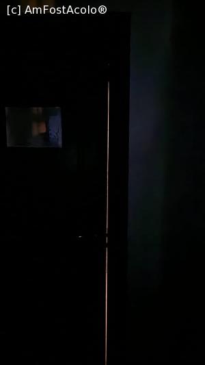 [P01] Poza facuta din camera cu lumina stinsa, se vede distanta dintre usa si tocul usii » foto by Flori Sasu
 - 
<span class="allrVoted glyphicon glyphicon-heart hidden" id="av1220583"></span>
<a class="m-l-10 hidden" id="sv1220583" onclick="voting_Foto_DelVot(,1220583,6149)" role="button">șterge vot <span class="glyphicon glyphicon-remove"></span></a>
<a id="v91220583" class=" c-red"  onclick="voting_Foto_SetVot(1220583)" role="button"><span class="glyphicon glyphicon-heart-empty"></span> <b>LIKE</b> = Votează poza</a> <img class="hidden"  id="f1220583W9" src="/imagini/loader.gif" border="0" /><span class="AjErrMes hidden" id="e1220583ErM"></span>