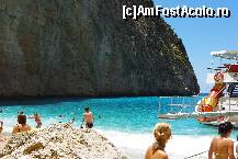 [P04] Debarcarea pe o plaja inaccesibila terestru. Deoarece marea era agitata, nu am putut opri la plaja Navagio (cea cu epava), asa ca ne-au adus aici. » foto by danah71
 - 
<span class="allrVoted glyphicon glyphicon-heart hidden" id="av87710"></span>
<a class="m-l-10 hidden" id="sv87710" onclick="voting_Foto_DelVot(,87710,6156)" role="button">șterge vot <span class="glyphicon glyphicon-remove"></span></a>
<a id="v987710" class=" c-red"  onclick="voting_Foto_SetVot(87710)" role="button"><span class="glyphicon glyphicon-heart-empty"></span> <b>LIKE</b> = Votează poza</a> <img class="hidden"  id="f87710W9" src="/imagini/loader.gif" border="0" /><span class="AjErrMes hidden" id="e87710ErM"></span>
