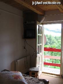 [P25] nu prea se vede....tv-ul cu programe prin satelit » foto by mirelutza
 - 
<span class="allrVoted glyphicon glyphicon-heart hidden" id="av87923"></span>
<a class="m-l-10 hidden" id="sv87923" onclick="voting_Foto_DelVot(,87923,6161)" role="button">șterge vot <span class="glyphicon glyphicon-remove"></span></a>
<a id="v987923" class=" c-red"  onclick="voting_Foto_SetVot(87923)" role="button"><span class="glyphicon glyphicon-heart-empty"></span> <b>LIKE</b> = Votează poza</a> <img class="hidden"  id="f87923W9" src="/imagini/loader.gif" border="0" /><span class="AjErrMes hidden" id="e87923ErM"></span>