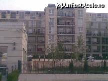 [P32] vedere cu camera noastra , la ultimul etaj , geamul de linga apartamentul central , stinga » foto by andutu
 - 
<span class="allrVoted glyphicon glyphicon-heart hidden" id="av97343"></span>
<a class="m-l-10 hidden" id="sv97343" onclick="voting_Foto_DelVot(,97343,6167)" role="button">șterge vot <span class="glyphicon glyphicon-remove"></span></a>
<a id="v997343" class=" c-red"  onclick="voting_Foto_SetVot(97343)" role="button"><span class="glyphicon glyphicon-heart-empty"></span> <b>LIKE</b> = Votează poza</a> <img class="hidden"  id="f97343W9" src="/imagini/loader.gif" border="0" /><span class="AjErrMes hidden" id="e97343ErM"></span>