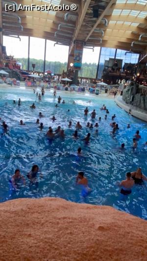 [P10] Piscina cu valuri » foto by Aniram
 - 
<span class="allrVoted glyphicon glyphicon-heart hidden" id="av1172543"></span>
<a class="m-l-10 hidden" id="sv1172543" onclick="voting_Foto_DelVot(,1172543,6189)" role="button">șterge vot <span class="glyphicon glyphicon-remove"></span></a>
<a id="v91172543" class=" c-red"  onclick="voting_Foto_SetVot(1172543)" role="button"><span class="glyphicon glyphicon-heart-empty"></span> <b>LIKE</b> = Votează poza</a> <img class="hidden"  id="f1172543W9" src="/imagini/loader.gif" border="0" /><span class="AjErrMes hidden" id="e1172543ErM"></span>