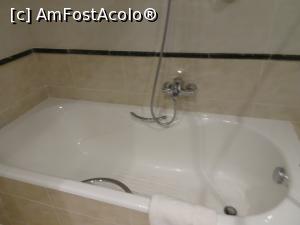 [P41] Un hotel pe gustul meu - baia » foto by nicole33
 - 
<span class="allrVoted glyphicon glyphicon-heart hidden" id="av1079620"></span>
<a class="m-l-10 hidden" id="sv1079620" onclick="voting_Foto_DelVot(,1079620,6202)" role="button">șterge vot <span class="glyphicon glyphicon-remove"></span></a>
<a id="v91079620" class=" c-red"  onclick="voting_Foto_SetVot(1079620)" role="button"><span class="glyphicon glyphicon-heart-empty"></span> <b>LIKE</b> = Votează poza</a> <img class="hidden"  id="f1079620W9" src="/imagini/loader.gif" border="0" /><span class="AjErrMes hidden" id="e1079620ErM"></span>