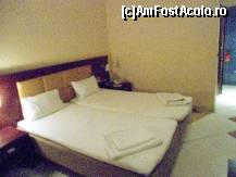 [P07] camera hotel porto galini-era noapte si nu se vede prea bine » foto by Alb
 - 
<span class="allrVoted glyphicon glyphicon-heart hidden" id="av258738"></span>
<a class="m-l-10 hidden" id="sv258738" onclick="voting_Foto_DelVot(,258738,6212)" role="button">șterge vot <span class="glyphicon glyphicon-remove"></span></a>
<a id="v9258738" class=" c-red"  onclick="voting_Foto_SetVot(258738)" role="button"><span class="glyphicon glyphicon-heart-empty"></span> <b>LIKE</b> = Votează poza</a> <img class="hidden"  id="f258738W9" src="/imagini/loader.gif" border="0" /><span class="AjErrMes hidden" id="e258738ErM"></span>
